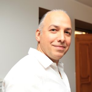 فرهاد گرشاسبی